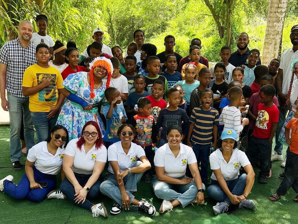 COOPNAZOaNAF lleva alegría y solidaridad al Hogar del Niño Feliz en Sabaneta